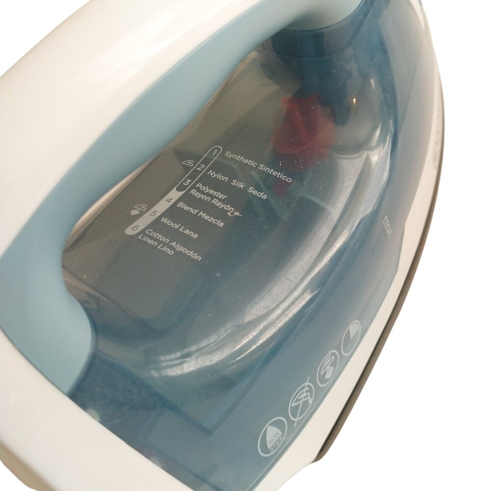 Black and Decker Easy Steam Compact Clothing Iron New In Box 1200 Watts - Picture 8 of 11